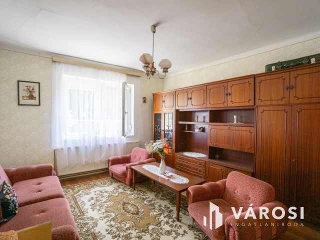 Saroktelken, takaros családiház eladó